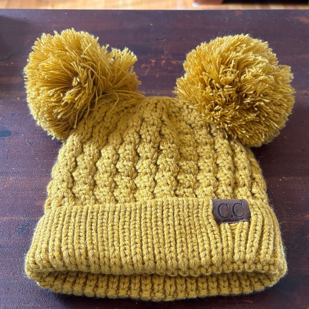 CC 2 Pom Pom Soft Warm Thick Chunky Knit Hat Bright Mustard Yellow NWOT